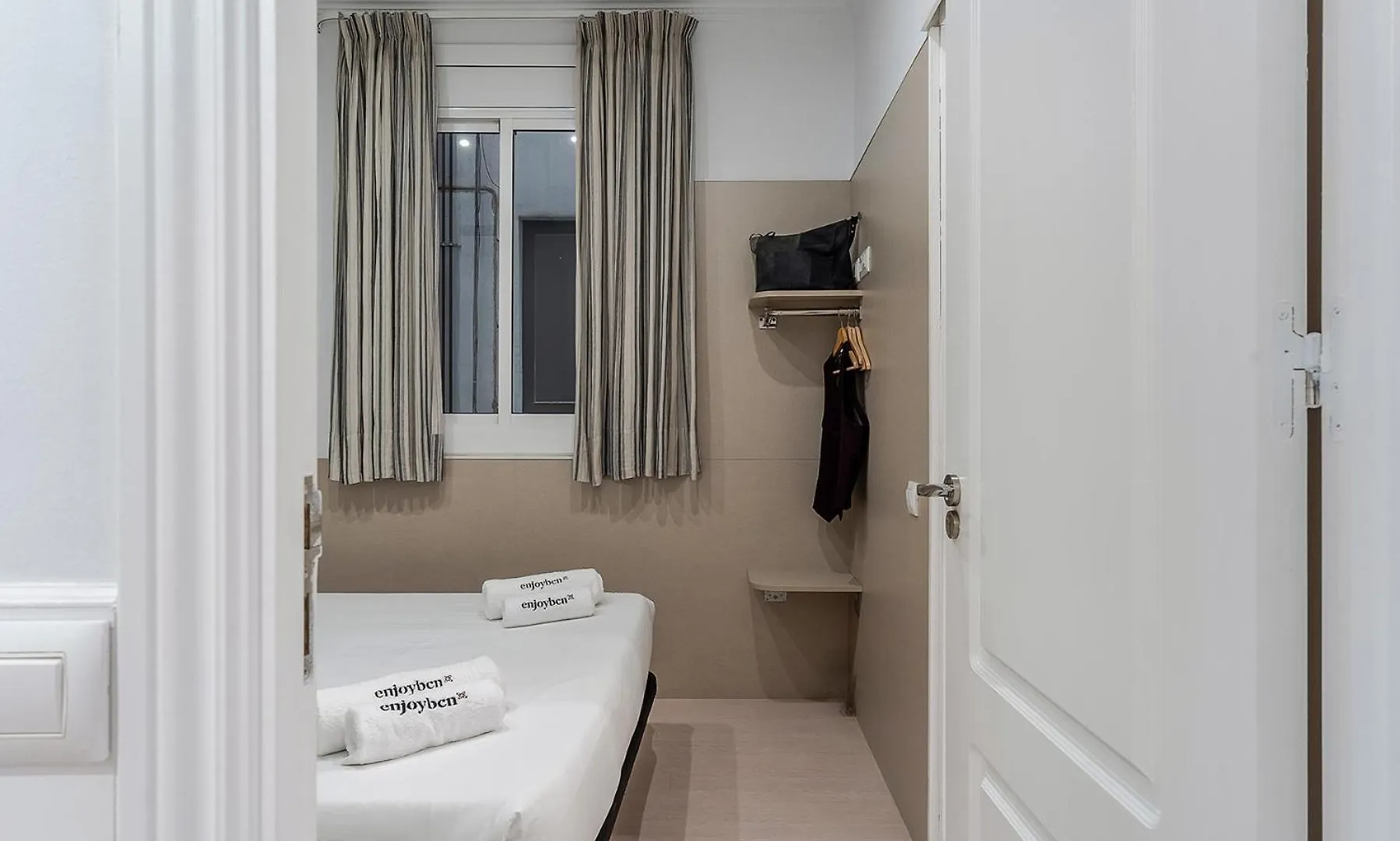 Enjoybcn Tapies Apartment Barcelona 0*,  Spanien
